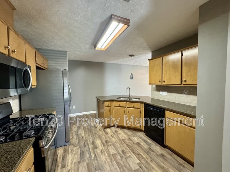 Columbus House: 7124 Vinings Court