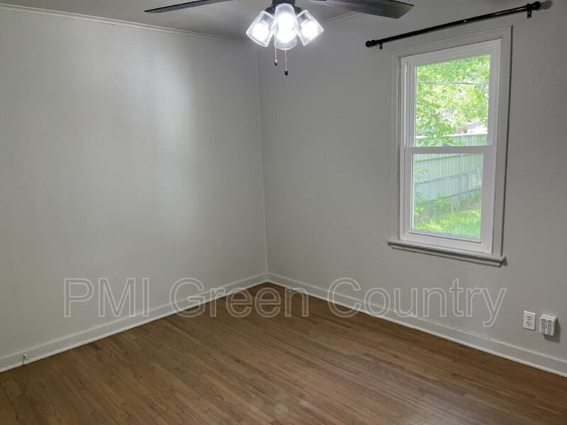 Tulsa House: 4326 S Owasso Ave