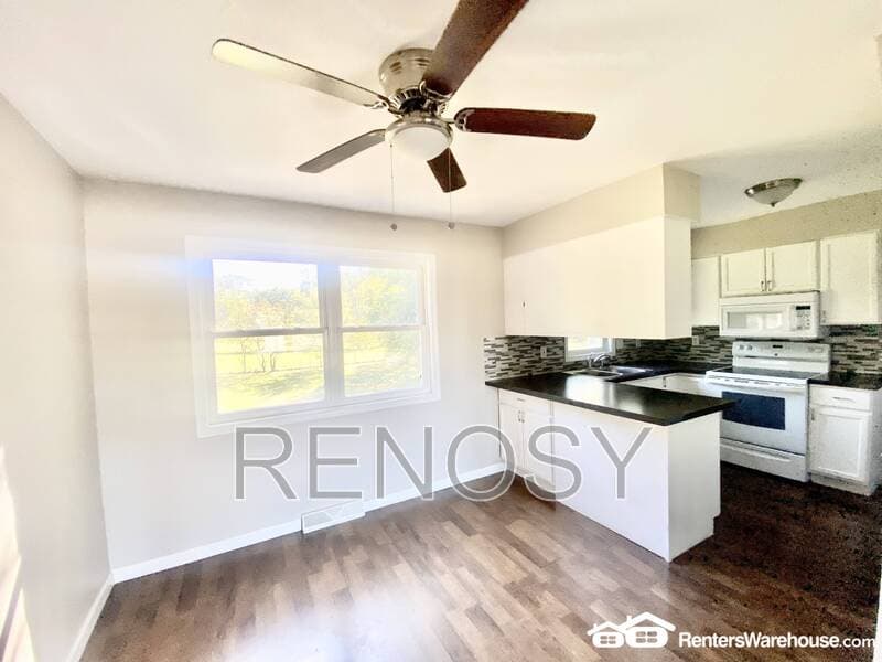 Des Moines House: 4924 Madison Ave