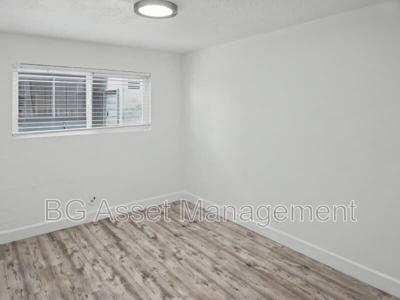 Richmond Condo: 1448 Merced St