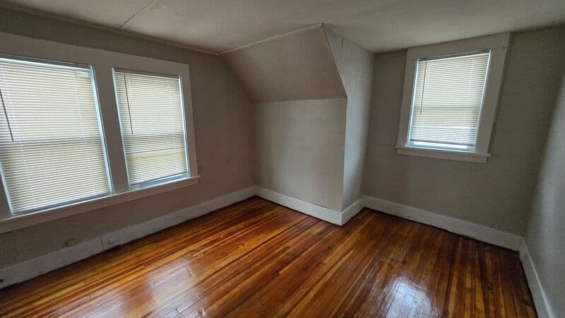 Rochester Condo: 345 Melville Street
