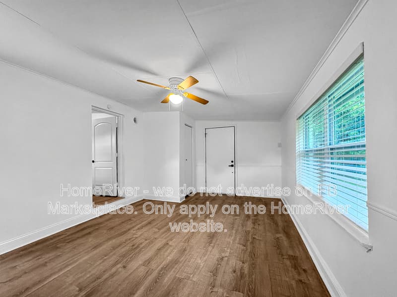 Jacksonville House: 1942 Brookview Dr S
