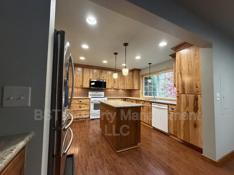 Silverton House: 418 Koons Street