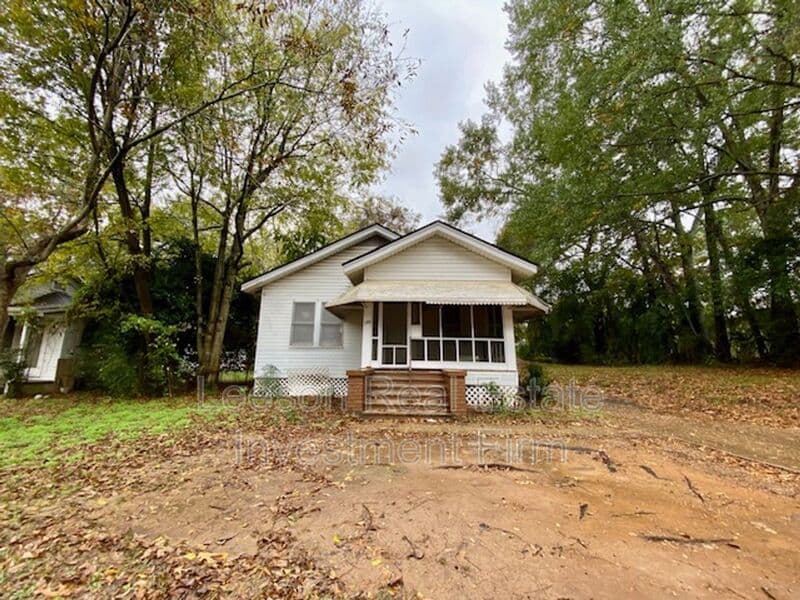 Shreveport House: 135 E Olive Street