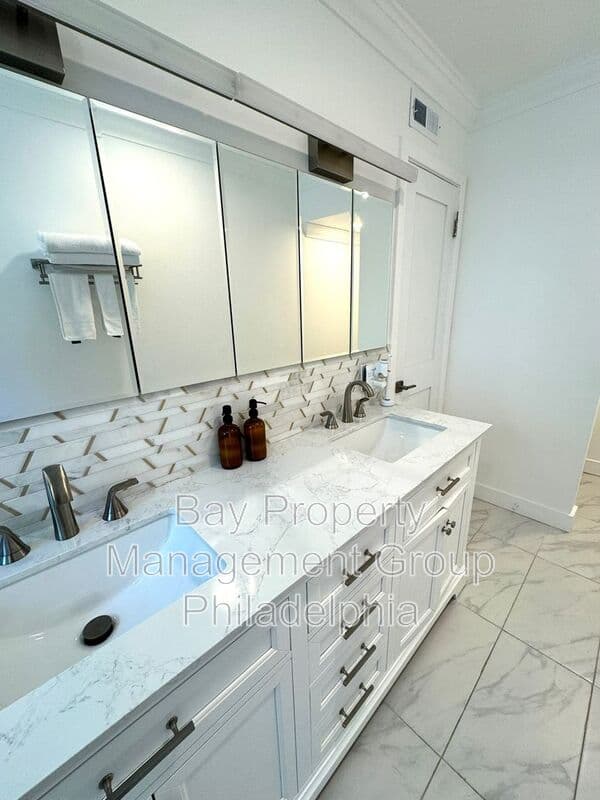 Philadelphia House: 834 N Newkirk St