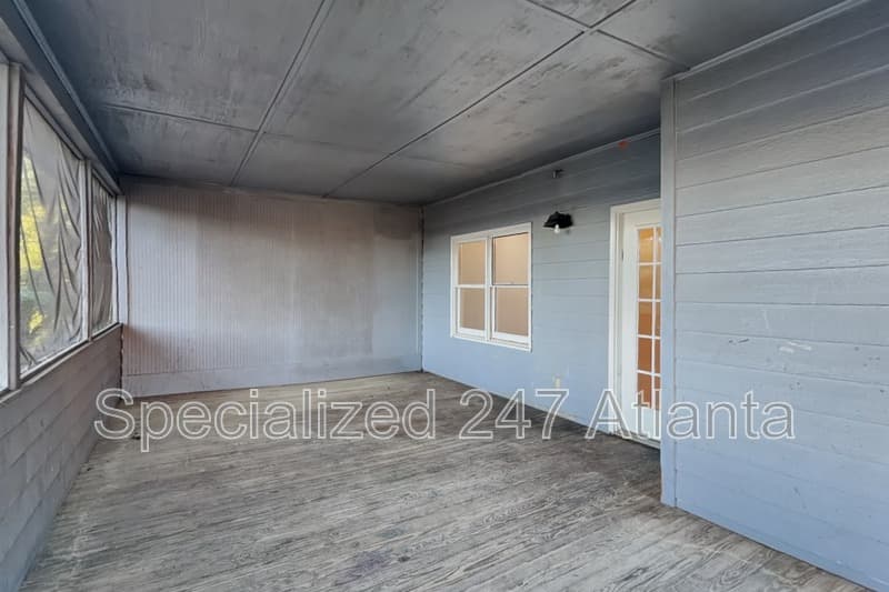 Conyers House: 2112 Fairway Ct SE