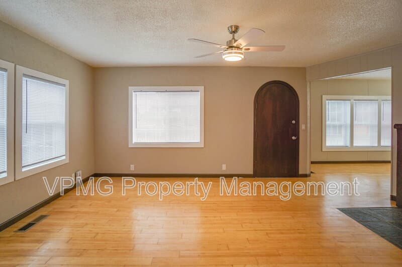 Vancouver House: 2901 Fruit Valley Rd
