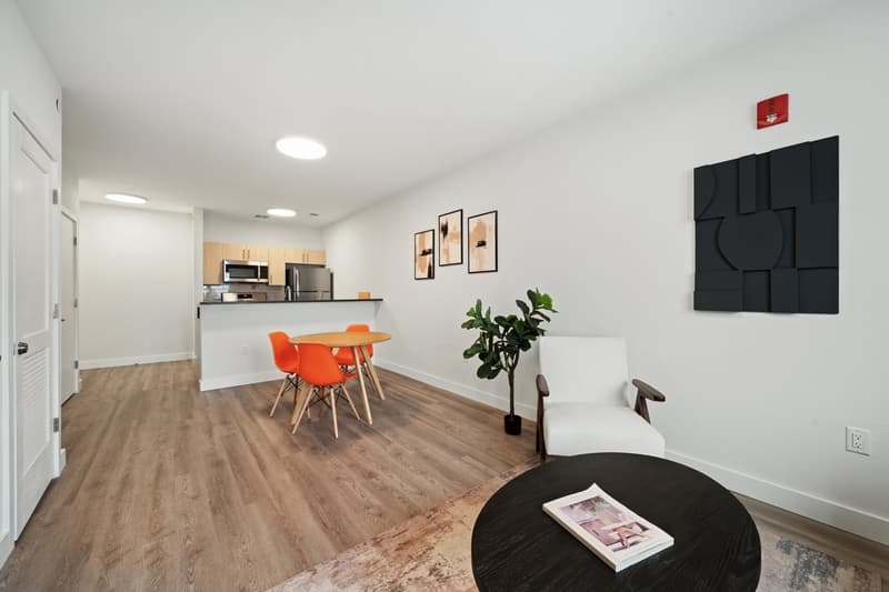 Orange Condo: 72 S Essex Ave, City of Orange, NJ 07050 - 602