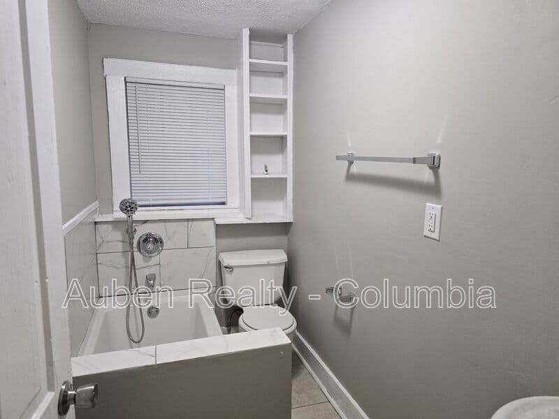 Columbia House: 1339 Blue Ridge Terrace