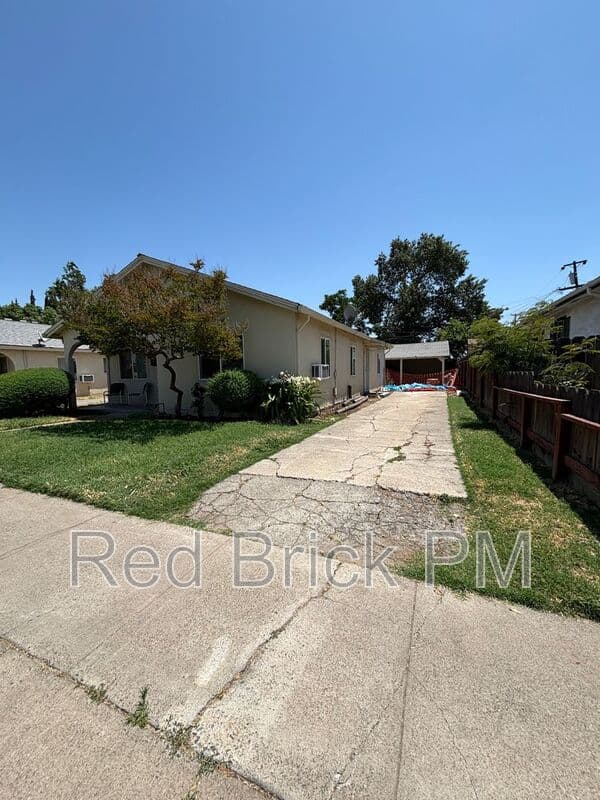Merced House: 2240 Glen Ave.