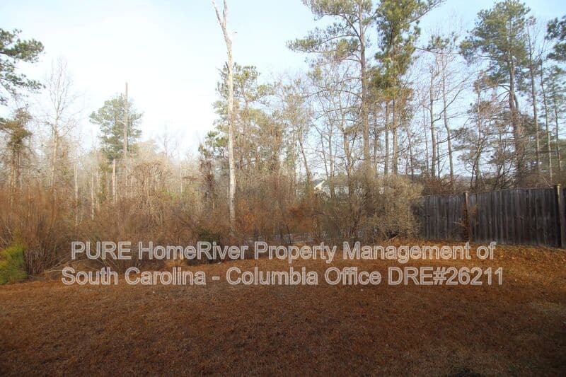 Columbia House: 581 Heron Glen Dr