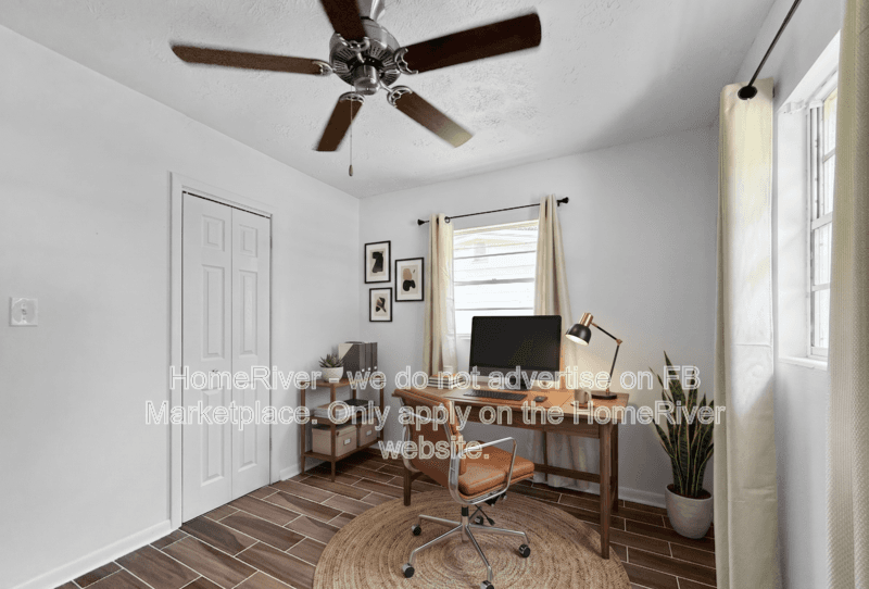 Jacksonville House: 5747 Antoinette Ln