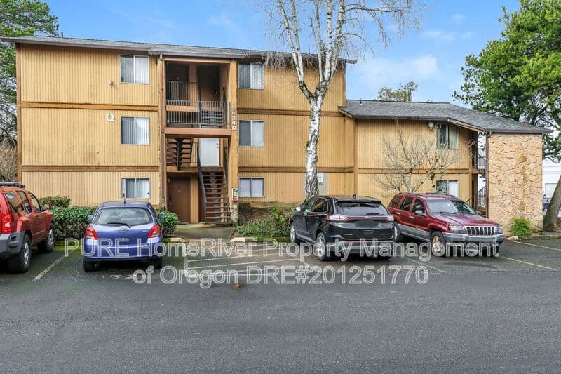 Portland Condo: 14142 NE Sandy Blvd