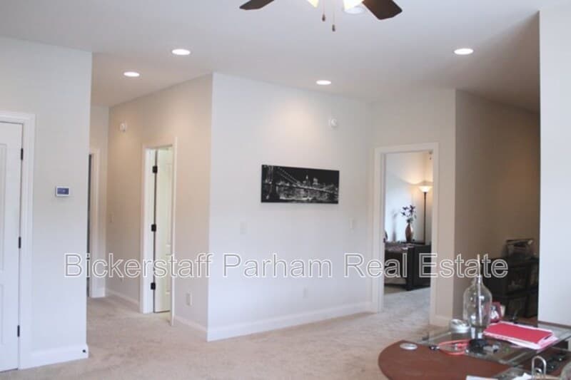 Columbus House: 7165 Bridgemill Drive