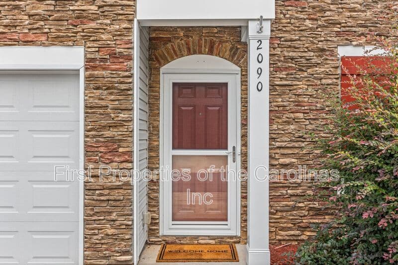 Lake Wylie Townhome: 2090 Shady Pond Dr.
