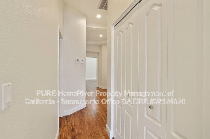 Gold River House: 12020 Gold Pointe Lane
