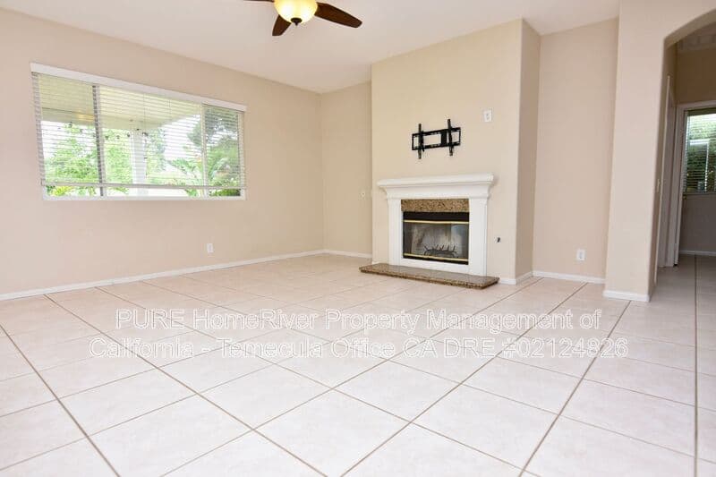Temecula House: 41716 Monterey Pl