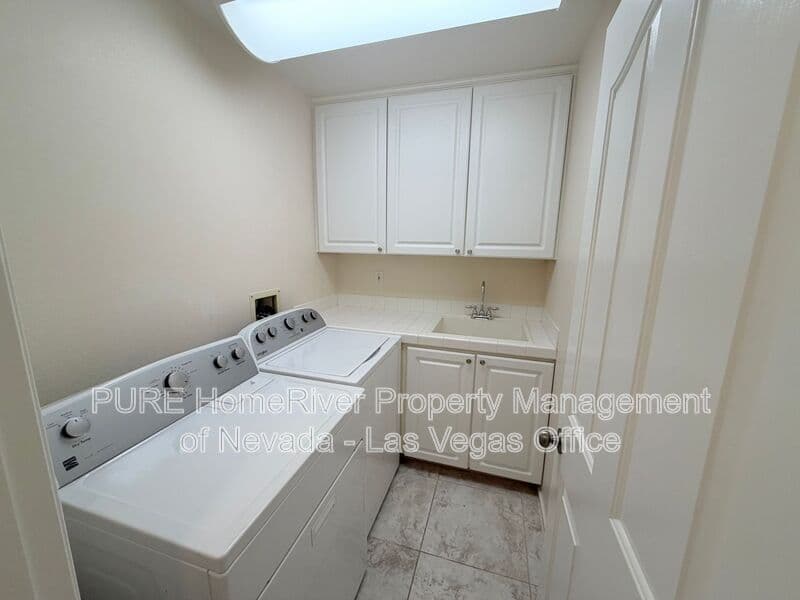 Las Vegas House: 2121 Stone Croft Street