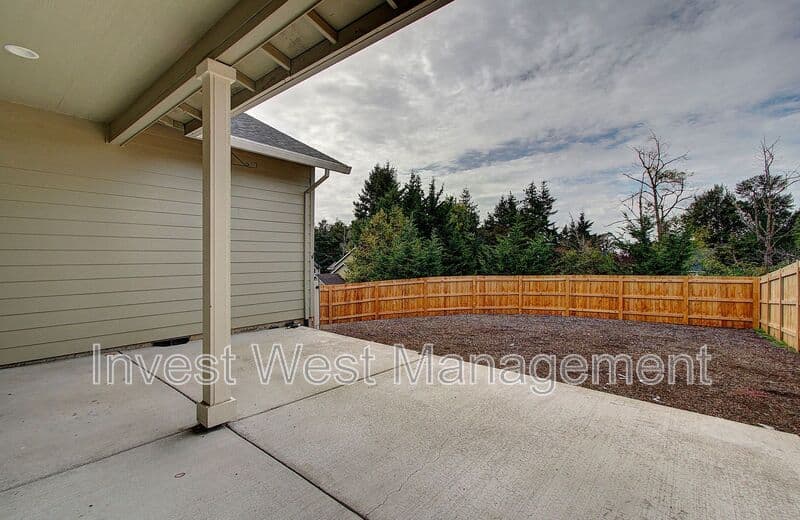 Washougal House: 1651 52nd Court