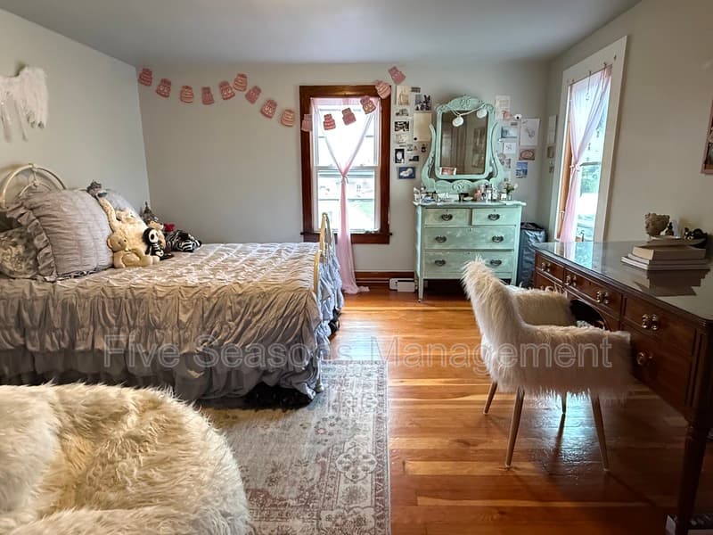 Burlington Condo: 9 Chase Street - 3