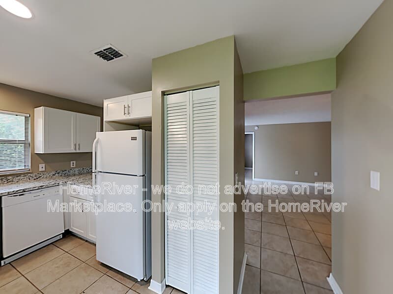 Kissimmee Townhome: 565 Hunter Cir