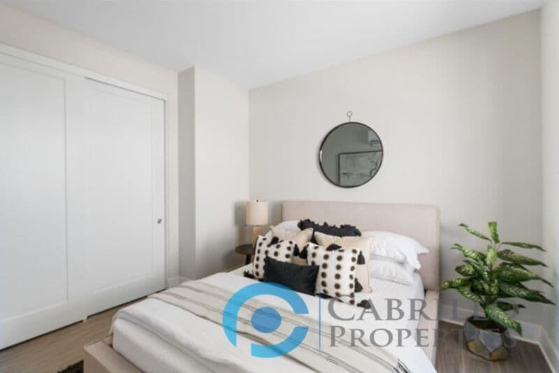 San Diego Apartment: 1695 Saturn Blvd