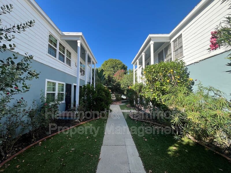 North Hollywood Condo: 11685 Chandler Blvd.