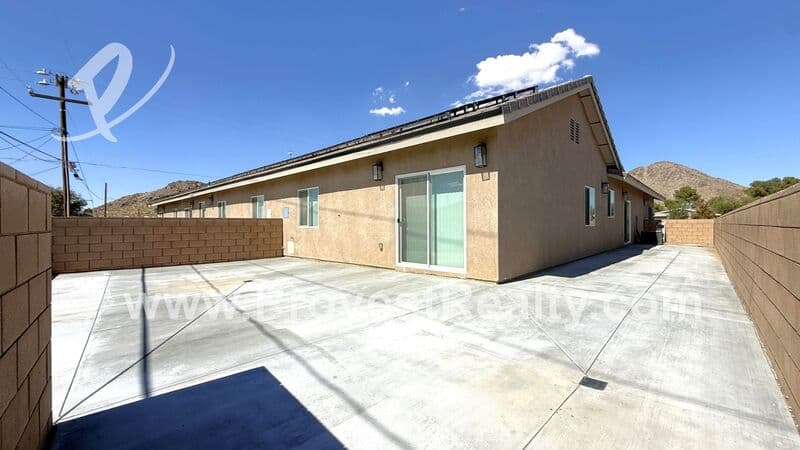 Apple Valley House: 20125 Zuni Rd