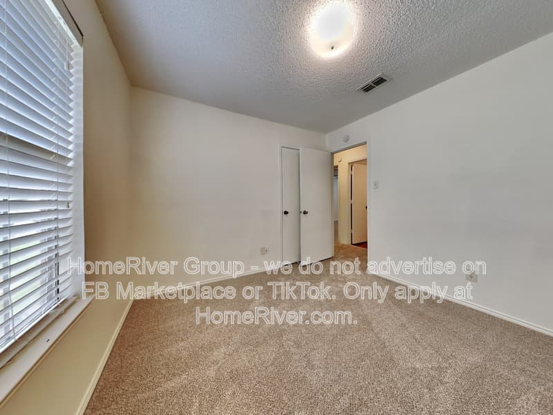 Arlington House: 816 Castleview Dr
