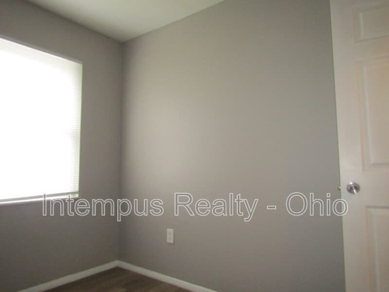 Cincinnati House: 6941 Gracely Dr