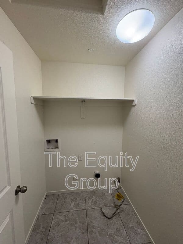 Tulare House: 2314 Cape Canyon Avenue