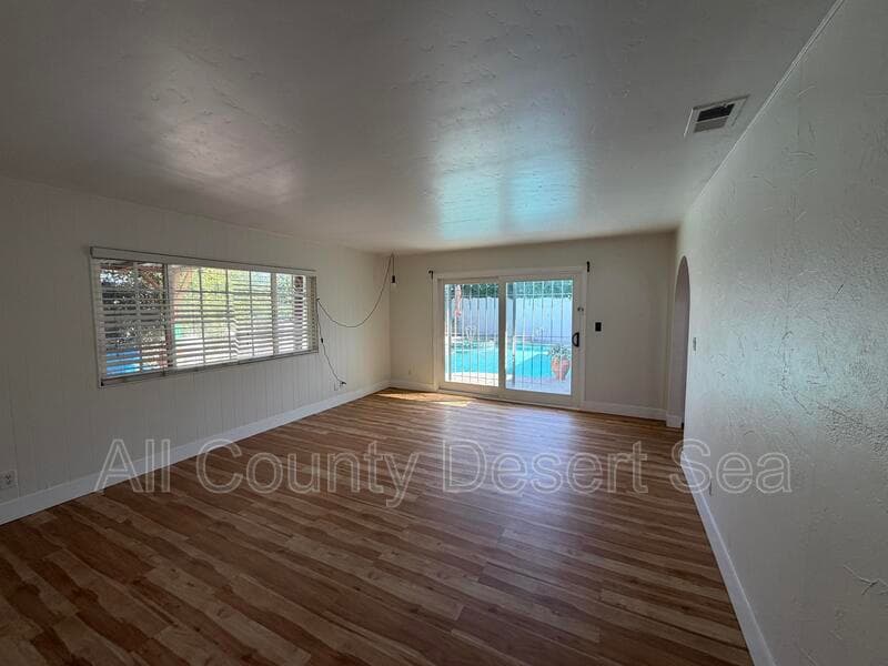 Huntington Beach House: 17542 Wrightwood Ln