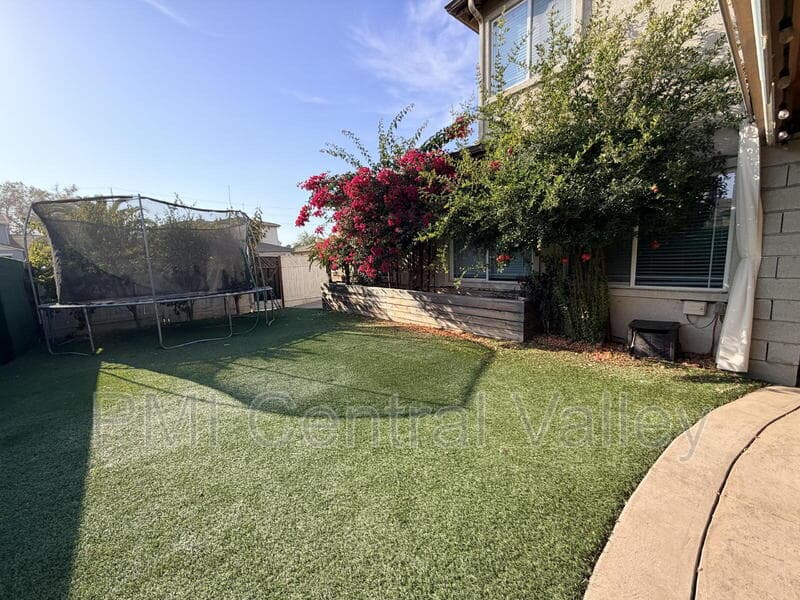 Lathrop House: 108 Hornfels Ave