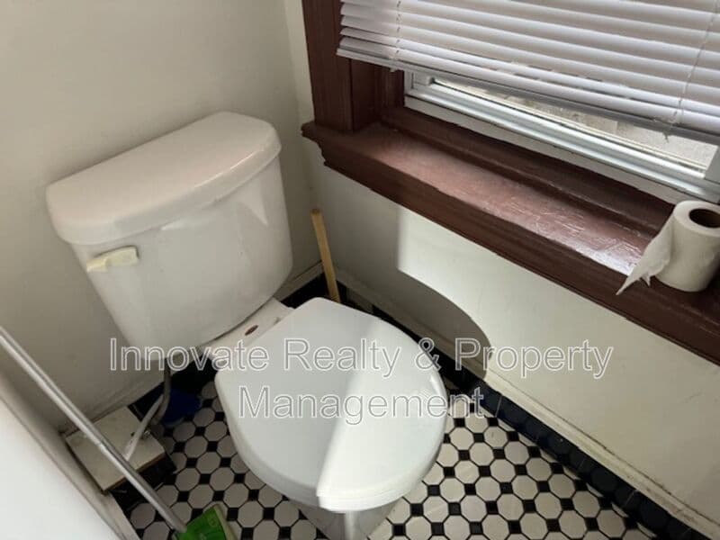 Philadelphia House: 4416 Locust Ave