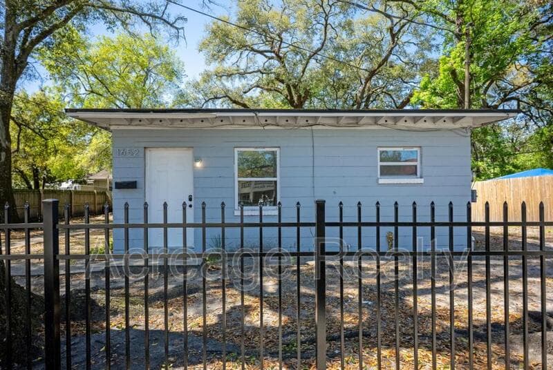 Jacksonville House: 1652 Myrtle Ave N