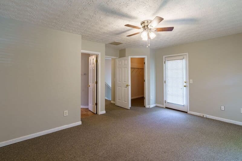 Athens House: 321 Samuel Clemens Way