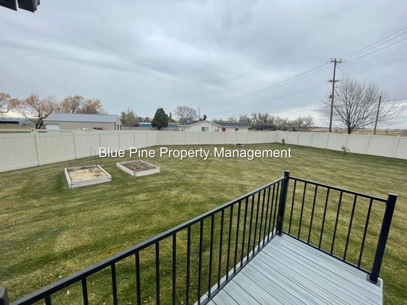 Idaho Falls House: 3908 Tradition Court