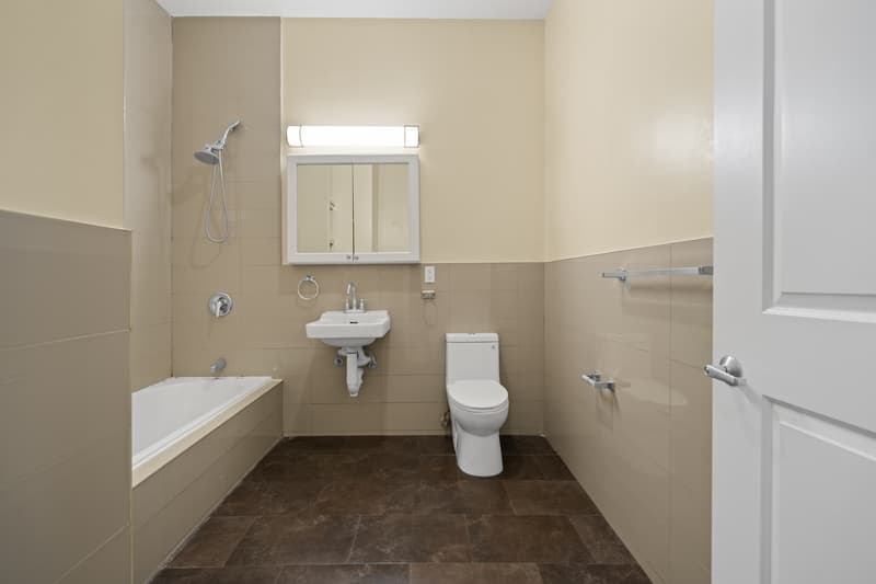 Union City Condo: 4401 Bergenline Avenue - 2A