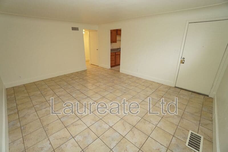 Aurora Condo: 1968 Beeler St