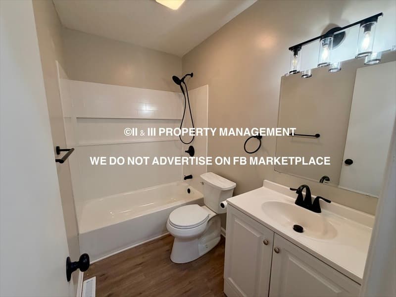 Overland Park House: 8327 Grandview Lane