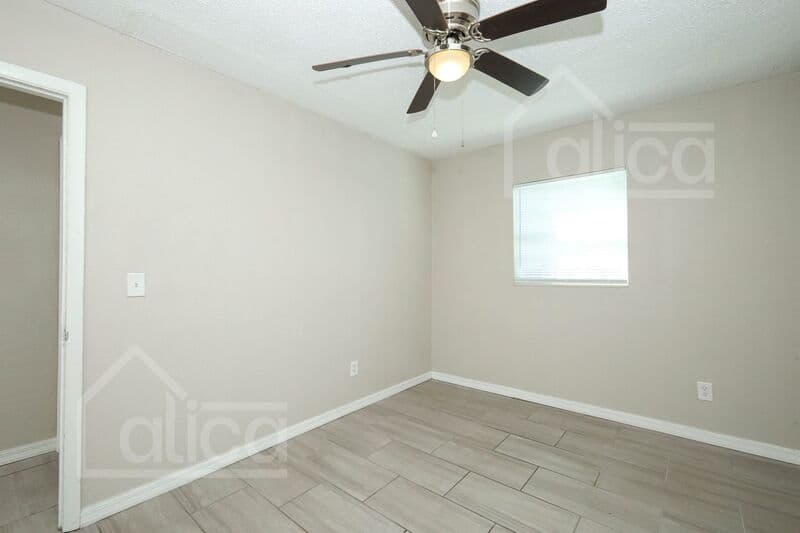Orlando House: 4464 Piedmont St