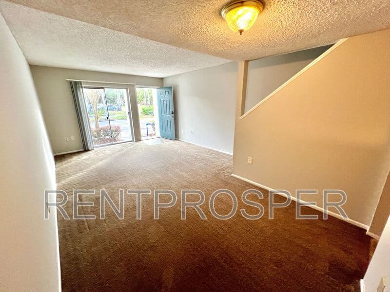 Orlando Townhome: 4267 S. Semoran Blvd