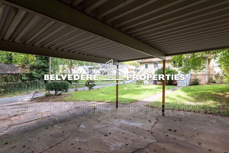 Winston-Salem House: 1400 NE 24th Street