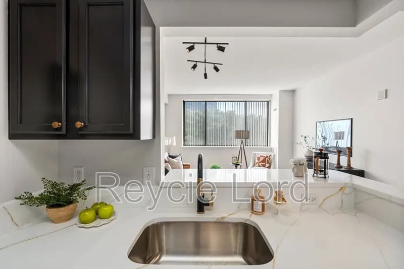 Cambridge Condo: 169 Monsignor O'Brien Highway