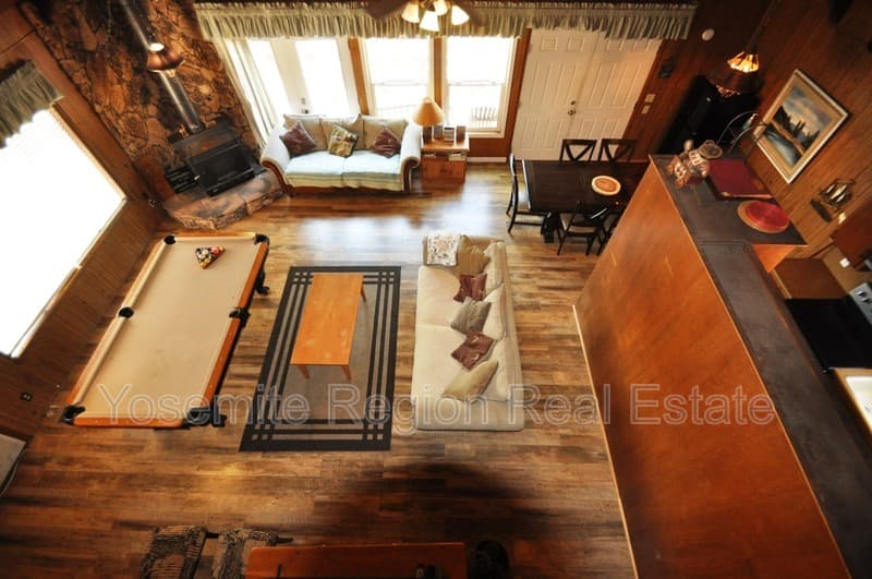 Groveland House: 20415 Pine Mountain Drive