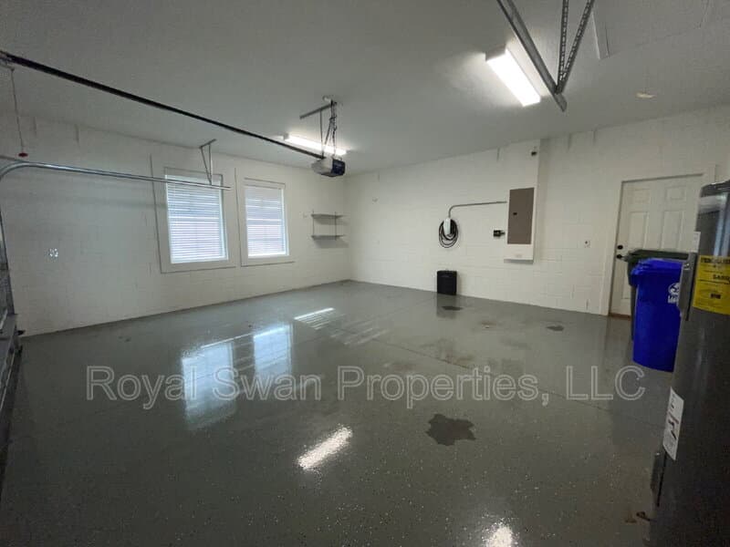 Lakeland House: 929 Clearview Avenue