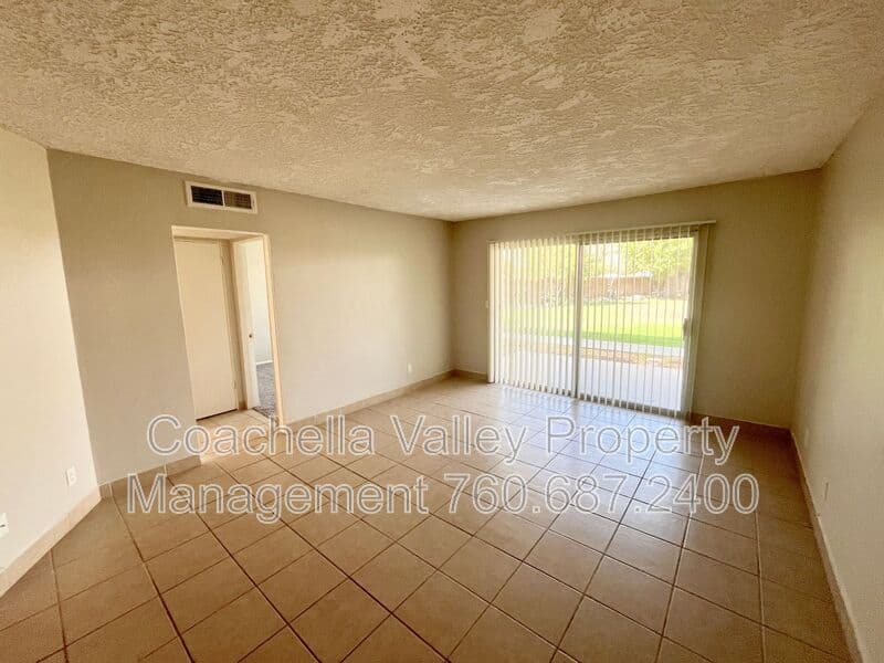 Palm Springs Condo: 2580 E Tahquitz Canyon Way