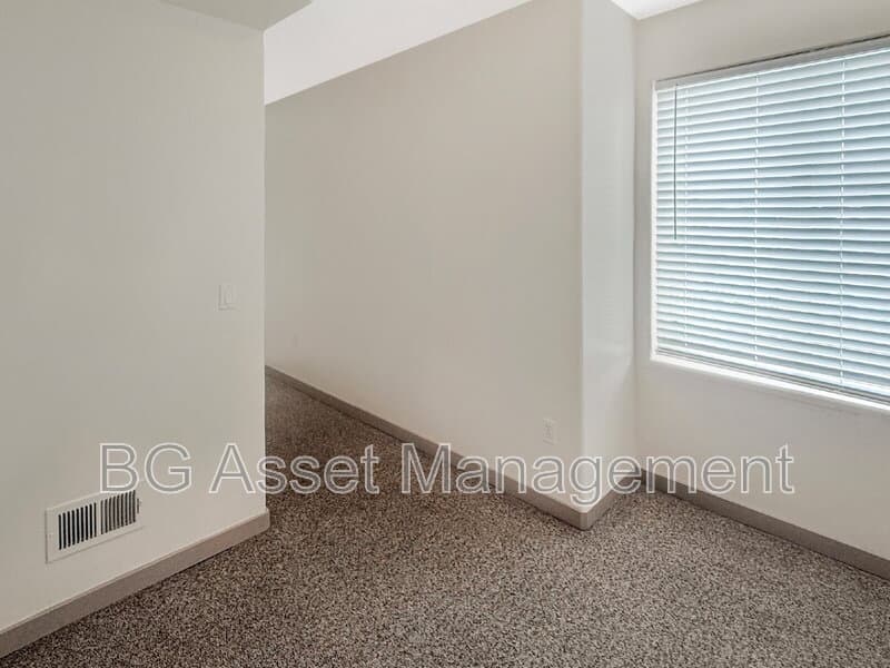 Oakland Condo: 1459 MacArthur Blvd