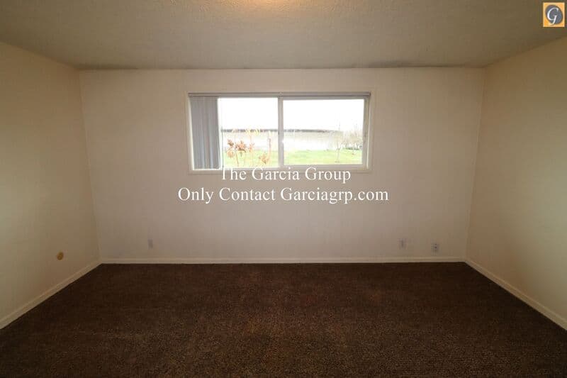 Oregon City Condo: 581 Holmes Lane