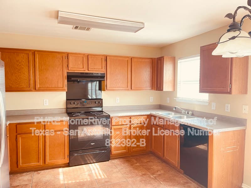 Selma House: 14815 Wilmington